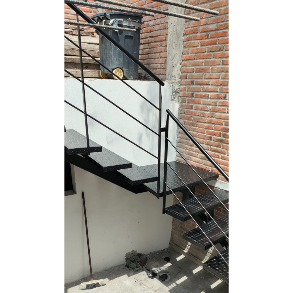 escalera de herreria antiderrapante 3